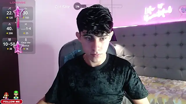 Snapshot of Dyla_n18 chatting on February 6, 11:37 pm Dyla n18 online show from February 6, 11:37 pm