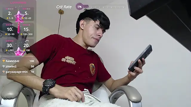 Snapshot of Dyla_n18 chatting on February 18, 2:27 am Dyla n18 online show from February 18, 2:27 am