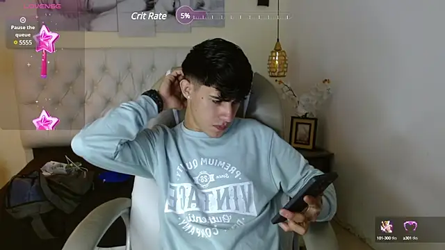 Snapshot of Dyla_n18 chatting on March 9, 7:48 pm Dyla n18 online show from March 9, 7:48 pm