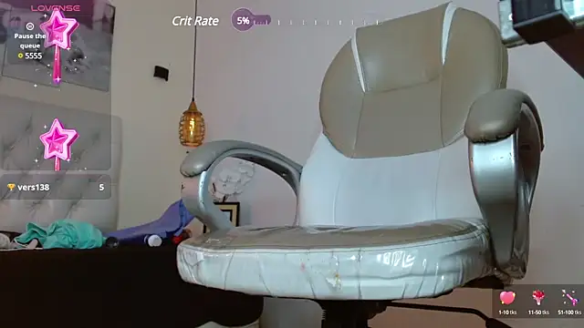 Snapshot of Dyla_n18 chatting on March 9, 10:52 pm Dyla n18 online show from March 9, 10:52 pm