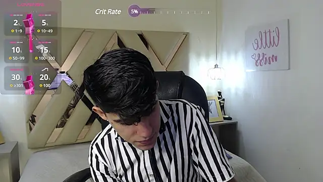 Snapshot of Dyla_n18 chatting on March 12, 7:38 pm Dyla n18 online show from March 12, 7:38 pm