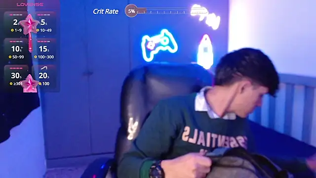 Snapshot of Dyla_n18 chatting on March 13, 7:50 pm Dyla n18 online show from March 13, 7:50 pm