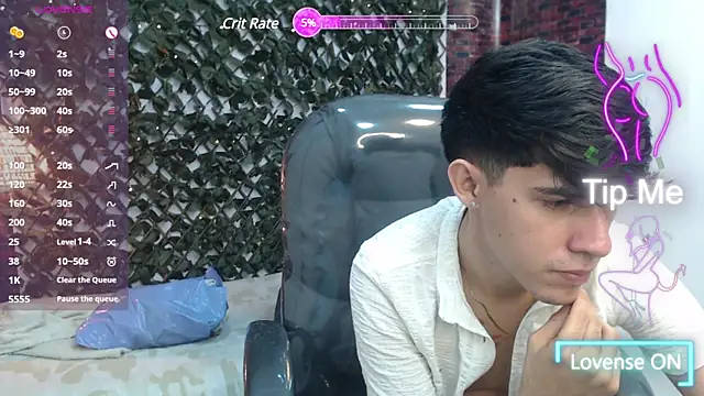 Snapshot of Dyla_n18 chatting on March 16, 1:49 am Dyla n18 online show from March 16, 1:49 am