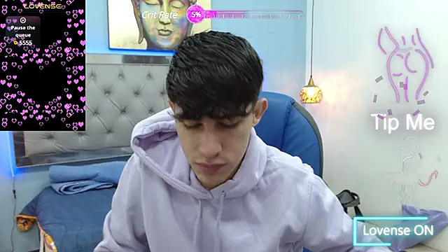 Snapshot of Dyla_n18 chatting on March 17, 12:30 am Dyla n18 online show from March 17, 12:30 am