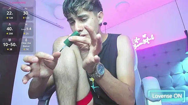 Snapshot of Dyla_n18 chatting on October 14, 10:21 pm Dyla n18 online show from October 14, 10:21 pm