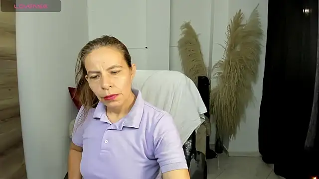 Milf karlye online show from March 12, 11:44 pm