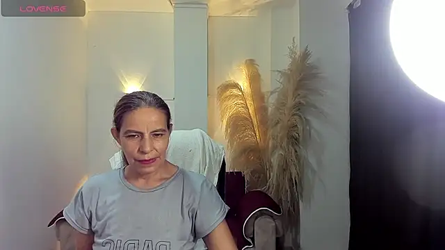 Milf karlye online show from June 6, 3:33 am