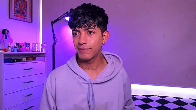 teobowny  online show from October 11, 1:31 pm