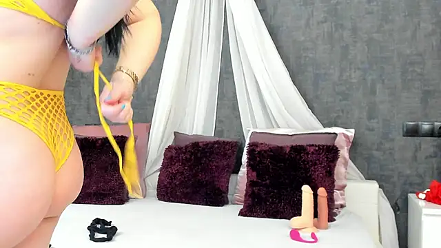 miss sophieX online show from January 27, 4:30 am