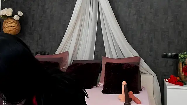 miss sophieX online show from February 6, 4:31 am