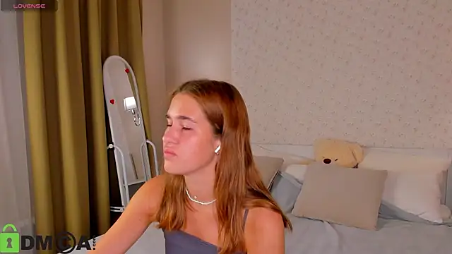 Jennifer Wadee online show from July 5, 11:12 pm