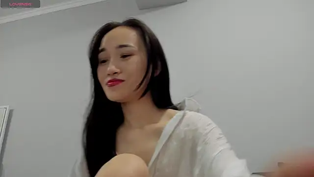 aenie online show from December 30, 10:10 am