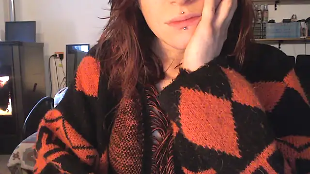 complicata mente online show from January 11, 11:23 am