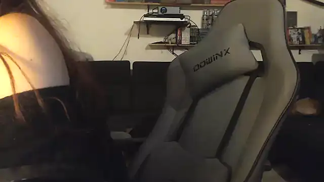 complicata mente online show from February 2, 7:09 am