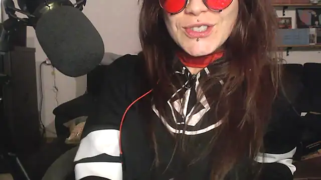 complicata mente online show from February 3, 8:13 pm