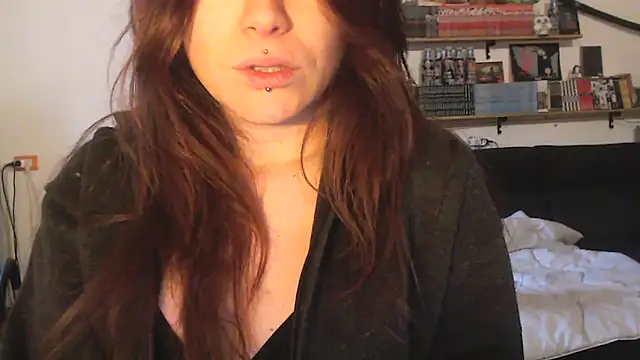 complicata mente online show from February 11, 9:53 am