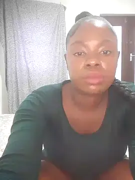 Luciouslips00 online show from December 14, 3:18 am