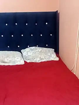 Luciouslips00 online show from March 7, 12:02 pm