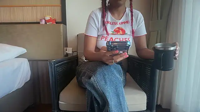 Snapshot of HornyBabe_ chatting on May 21, 11:45 pm HornyBabe online show from May 21, 11:45 pm