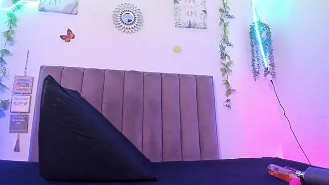 Snapshot of DeisyHarper chatting on October 30, 6:26 am DeisyHarper online show from October 30, 6:26 am