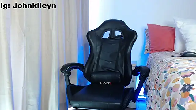 jonhklleyn online show from March 9, 6:01 pm