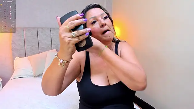 tutu milf online show from January 27, 7:03 pm