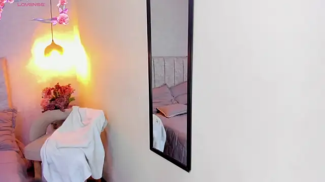 Snapshot of tutu_milf chatting on February 15, 12:03 pm tutu milf online show from February 15, 12:03 pm