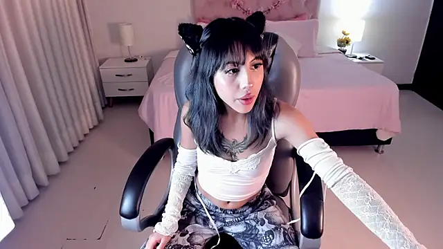 Kitty Pam online show from February 18, 3:10 am