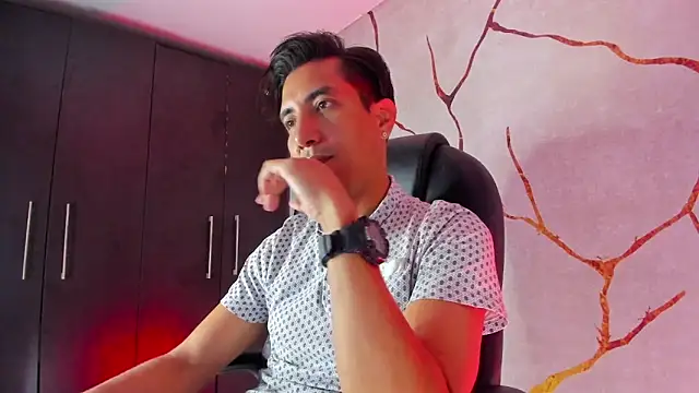 Snapshot of EdwardVlad chatting on December 6, 10:19 pm EdwardVlad online show from December 6, 10:19 pm