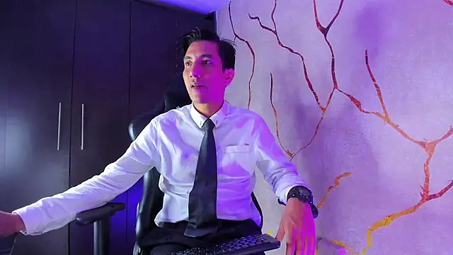 Snapshot of EdwardVlad chatting on December 17, 10:32 pm EdwardVlad online show from December 17, 10:32 pm