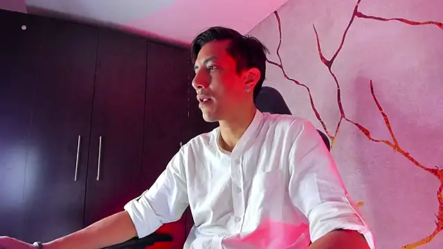 Snapshot of EdwardVlad chatting on December 19, 7:29 pm EdwardVlad online show from December 19, 7:29 pm