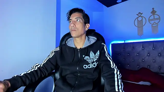 Snapshot of EdwardVlad chatting on December 29, 12:34 pm EdwardVlad online show from December 29, 12:34 pm