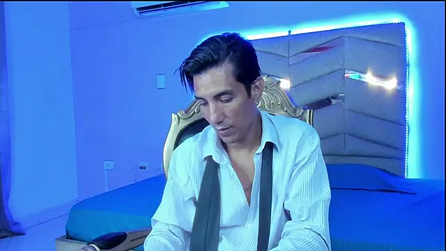 Snapshot of EdwardVlad chatting on January 10, 10:25 pm EdwardVlad online show from January 10, 10:25 pm