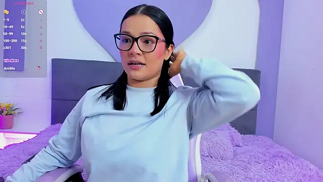 Snapshot of Lola_sweeet18 chatting on July 21, 9:33 am Lola sweeet18 online show from July 21, 9:33 am