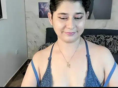 alinabozz1 online show from June 8, 2:23 am