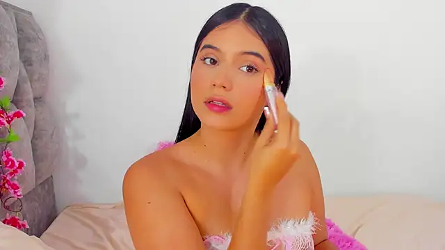 Snapshot of adhara__evanss chatting on December 13, 11:06 pm adhara  evanss online show from December 13, 11:06 pm