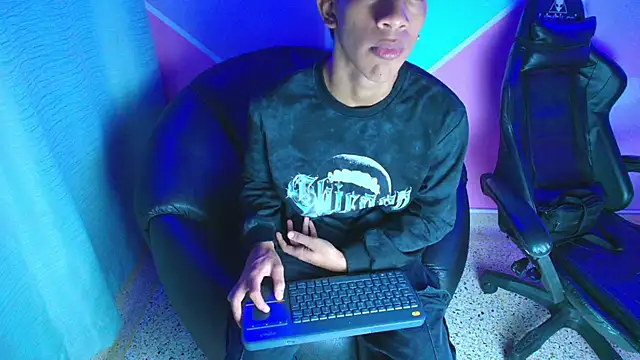 Snapshot of hares_mds chatting on December 2, 3:40 pm hares mds online show from December 2, 3:40 pm