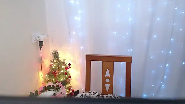 Snapshot of Genesisgems11_ chatting on December 27, 7:18 am Genesisgems11 online show from December 27, 7:18 am