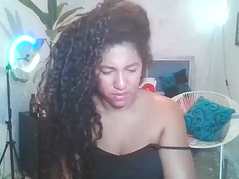 Snapshot of bellacrespalatina chatting on February 26, 5:23 pm bellacrespalatina online show from February 26, 5:23 pm