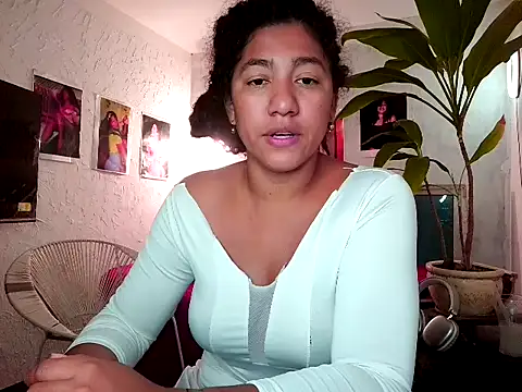 Snapshot of bellacrespalatina chatting on March 19, 6:34 pm bellacrespalatina online show from March 19, 6:34 pm