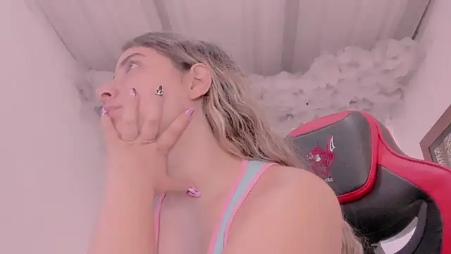 Lauu G online show from October 4, 12:36 pm