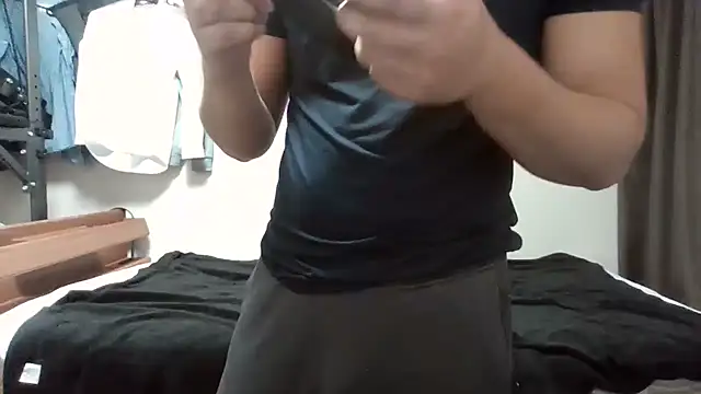 Snapshot of YU-KI00 chatting on October 3, 1:08 pm YU-KI00 online show from October 3, 1:08 pm