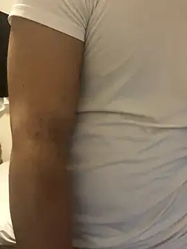 Snapshot of YU-KI00 chatting on October 31, 1:01 pm YU-KI00 online show from October 31, 1:01 pm