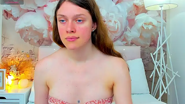 Snapshot of JaneBrowni chatting on June 28, 12:11 pm JaneBrowni online show from June 28, 12:11 pm