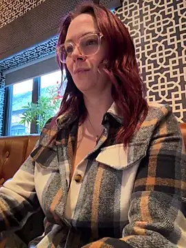 Snapshot of MelodyRoseUk chatting on December 17, 10:23 am MelodyRoseUk online show from December 17, 10:23 am