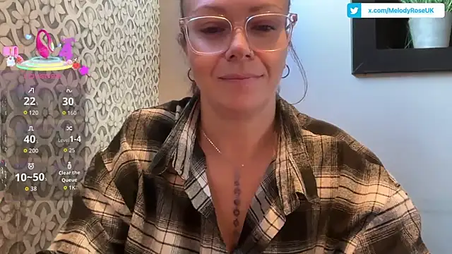 Snapshot of MelodyRoseUk chatting on September 16, 11:00 am MelodyRoseUk online show from September 16, 11:00 am