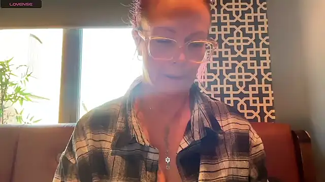 Snapshot of MelodyRoseUk chatting on October 28, 11:58 am MelodyRoseUk online show from October 28, 11:58 am