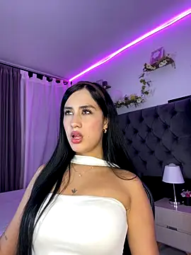 Amiirra  online show from November 11, 4:01 am