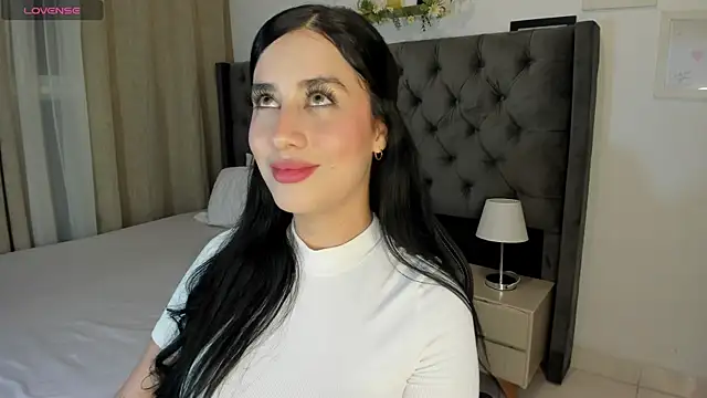 Amiirra  online show from May 28, 1:25 am