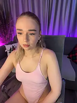 Eva Millss online show from December 16, 1:11 pm